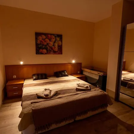 Cozy In Golden Sands